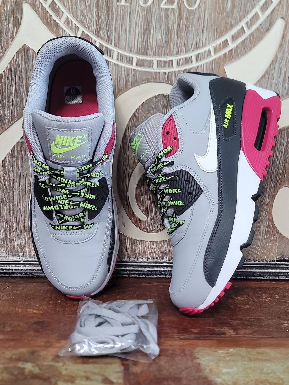 🔥 Nike Air Max 90 Essential 'Wolf Grey/Rush Pink' Wmns 6.5 (Good/Like New)